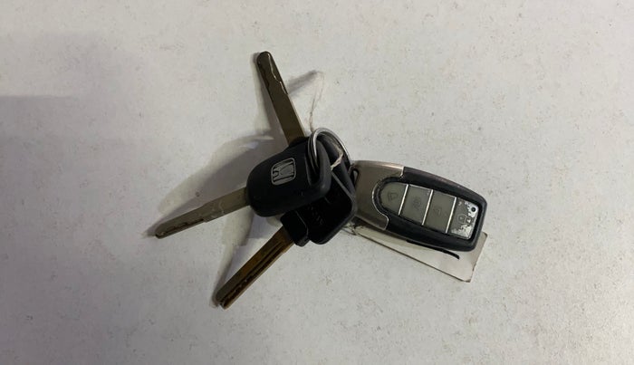 2020 Honda Amaze 1.2L I-VTEC E, CNG, Manual, 83,769 km, Key Close Up