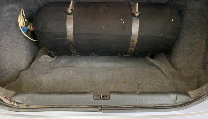 2020 Honda Amaze 1.2L I-VTEC E, CNG, Manual, 83,769 km, Boot Inside