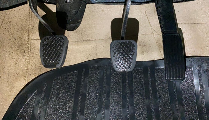 2020 Honda Amaze 1.2L I-VTEC E, CNG, Manual, 83,769 km, Pedals