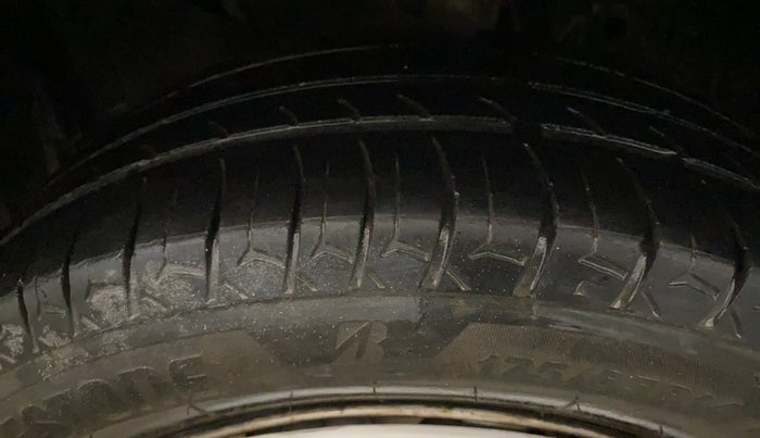 2020 Honda Amaze 1.2L I-VTEC E, CNG, Manual, 83,769 km, Left Front Tyre Tread