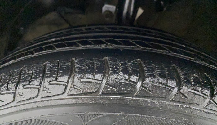 2017 Maruti Baleno SIGMA PETROL 1.2, CNG, Manual, 85,951 km, Left Front Tyre Tread