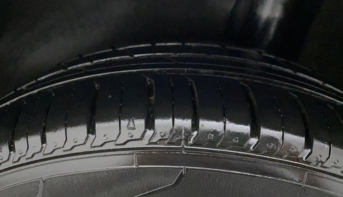2017 Maruti Baleno SIGMA PETROL 1.2, CNG, Manual, 85,951 km, Left Rear Tyre Tread