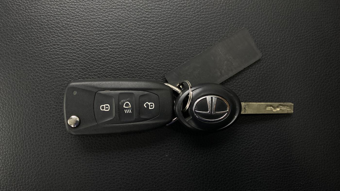 2024 Tata TIGOR XZ PETROL, Petrol, Manual, 6,066 km, Key Close Up