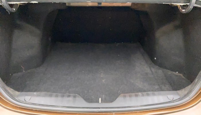 2015 Maruti Ciaz VXI+, Petrol, Manual, 94,950 km, Boot Inside