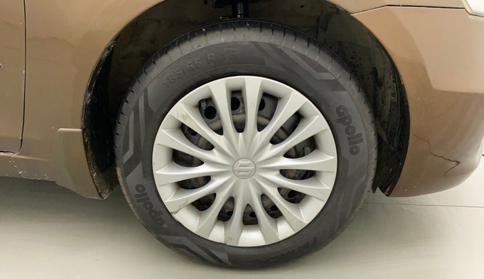 2015 Maruti Ciaz VXI+, Petrol, Manual, 94,950 km, Right Front Wheel