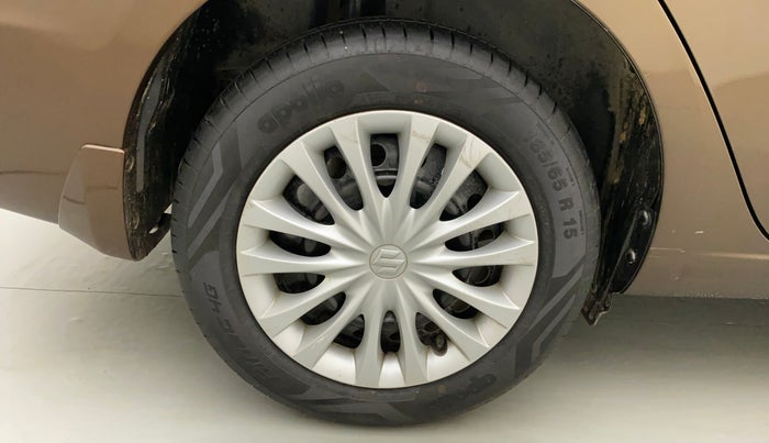 2015 Maruti Ciaz VXI+, Petrol, Manual, 94,950 km, Right Rear Wheel