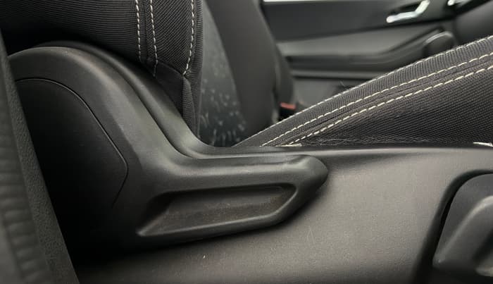 2021 Tata Tiago XZ PLUS PETROL, Petrol, Manual, 50,774 km, Driver Side Adjustment Panel