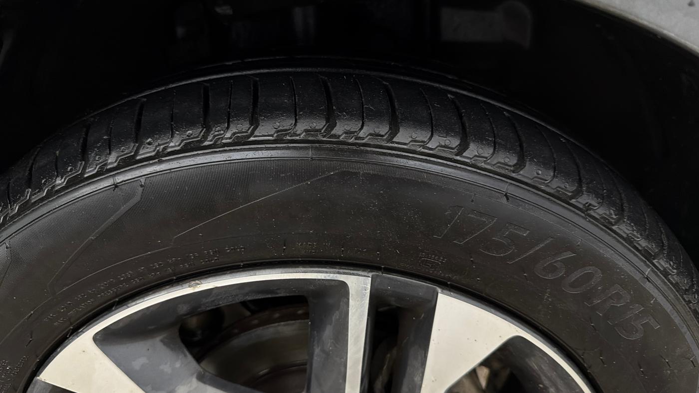 2021 Tata Tiago XZ PLUS PETROL, Petrol, Manual, 50,774 km, Right Front Tyre Tread