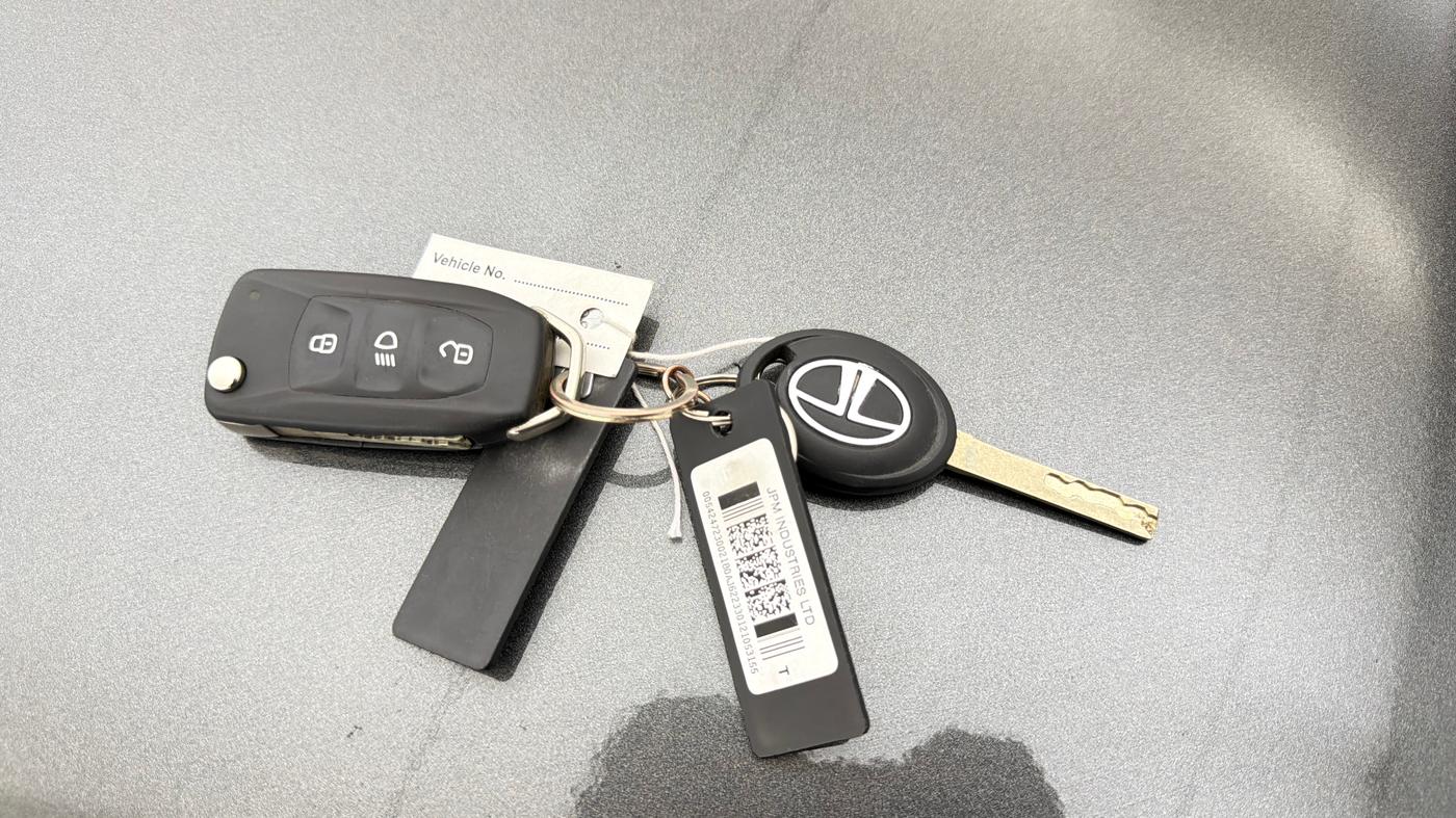 2021 Tata Tiago XZ PLUS PETROL, Petrol, Manual, 50,774 km, Key Close Up