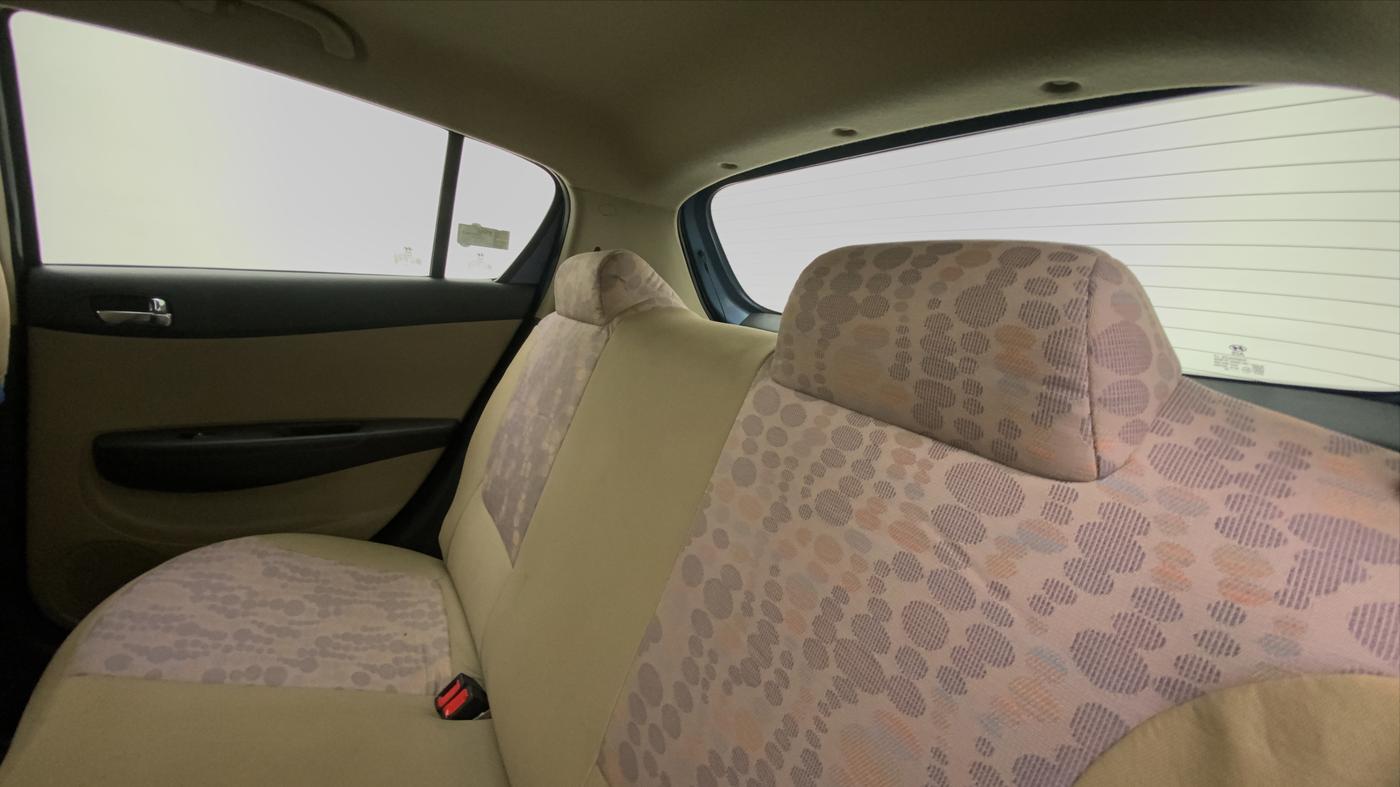 2013 Hyundai i20 MAGNA (O) 1.2, Petrol, Manual, 29,328 km, Right Side Rear Door Cabin