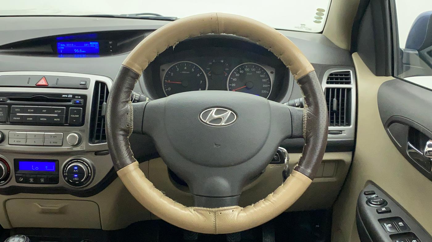 2013 Hyundai i20 MAGNA (O) 1.2, Petrol, Manual, 29,328 km, Steering Wheel Close Up