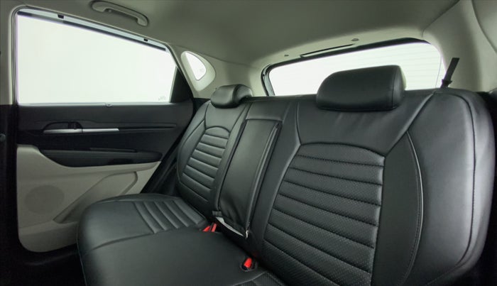 2022 KIA SONET HTX 1.5 DIESEL, Diesel, Manual, 7,970 km, Right Side Rear Door Cabin
