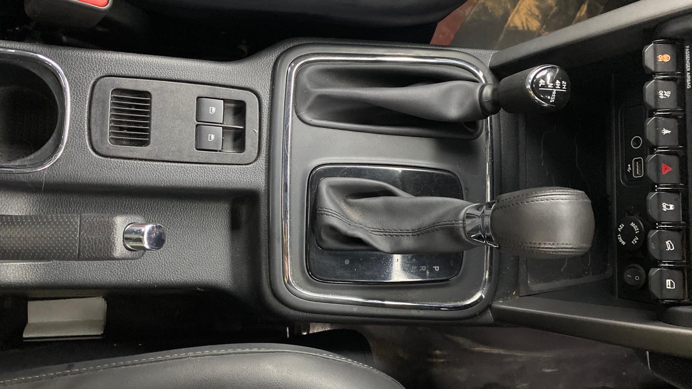 2022 Mahindra Thar LX PETROL HT 4WD AT, Petrol, Automatic, 20,807 km, Gear Lever