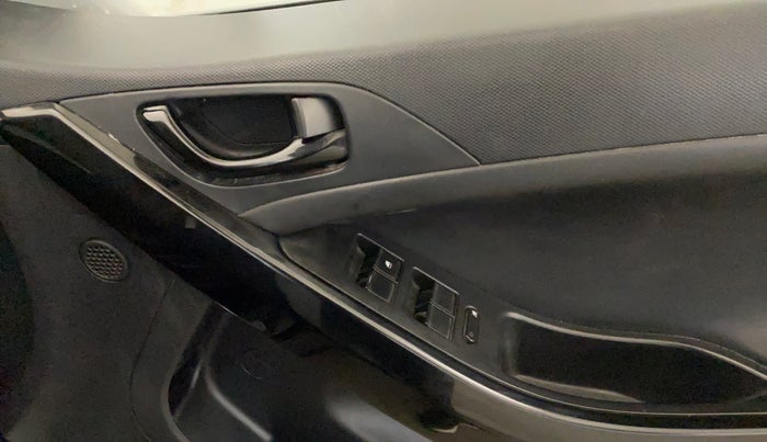 2022 Tata NEXON XZ PLUS DIESEL DARK EDITION, Diesel, Manual, 93,142 km, Driver Side Door Panels Control