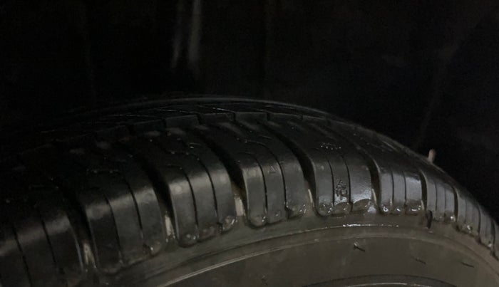 2018 Renault Kwid RXL, Petrol, Manual, 62,524 km, Left Rear Tyre Tread