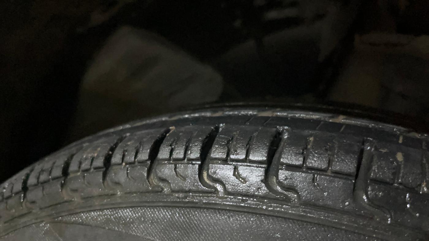 2018 Renault Kwid RXL, Petrol, Manual, 62,563 km, Right Front Tyre Tread