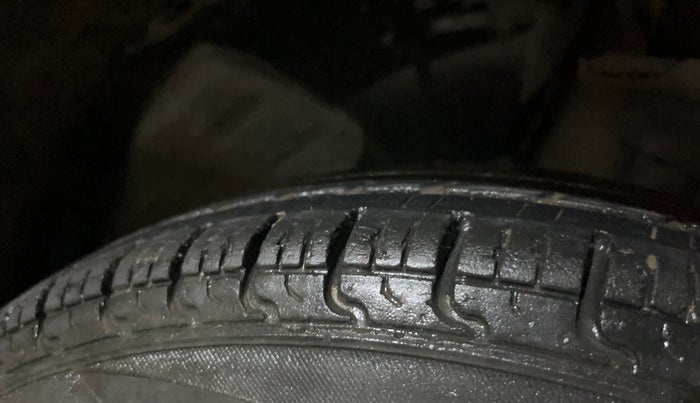 2018 Renault Kwid RXL, Petrol, Manual, 62,524 km, Right Front Tyre Tread