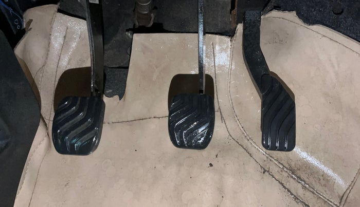 2018 Renault Kwid RXL, Petrol, Manual, 62,524 km, Pedals