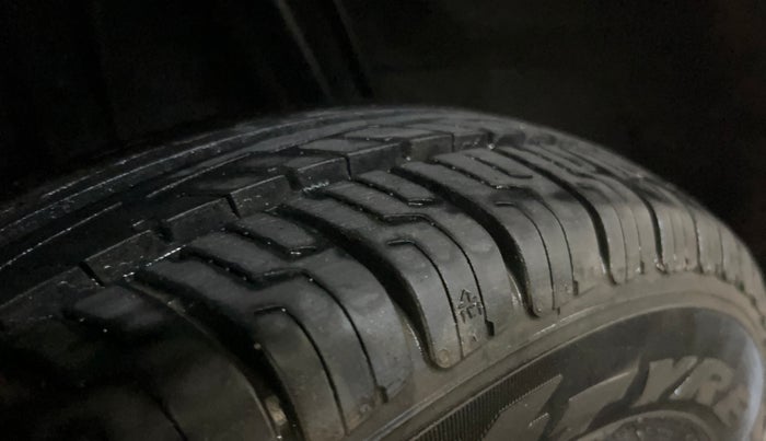 2018 Renault Kwid RXL, Petrol, Manual, 62,524 km, Right Rear Tyre Tread