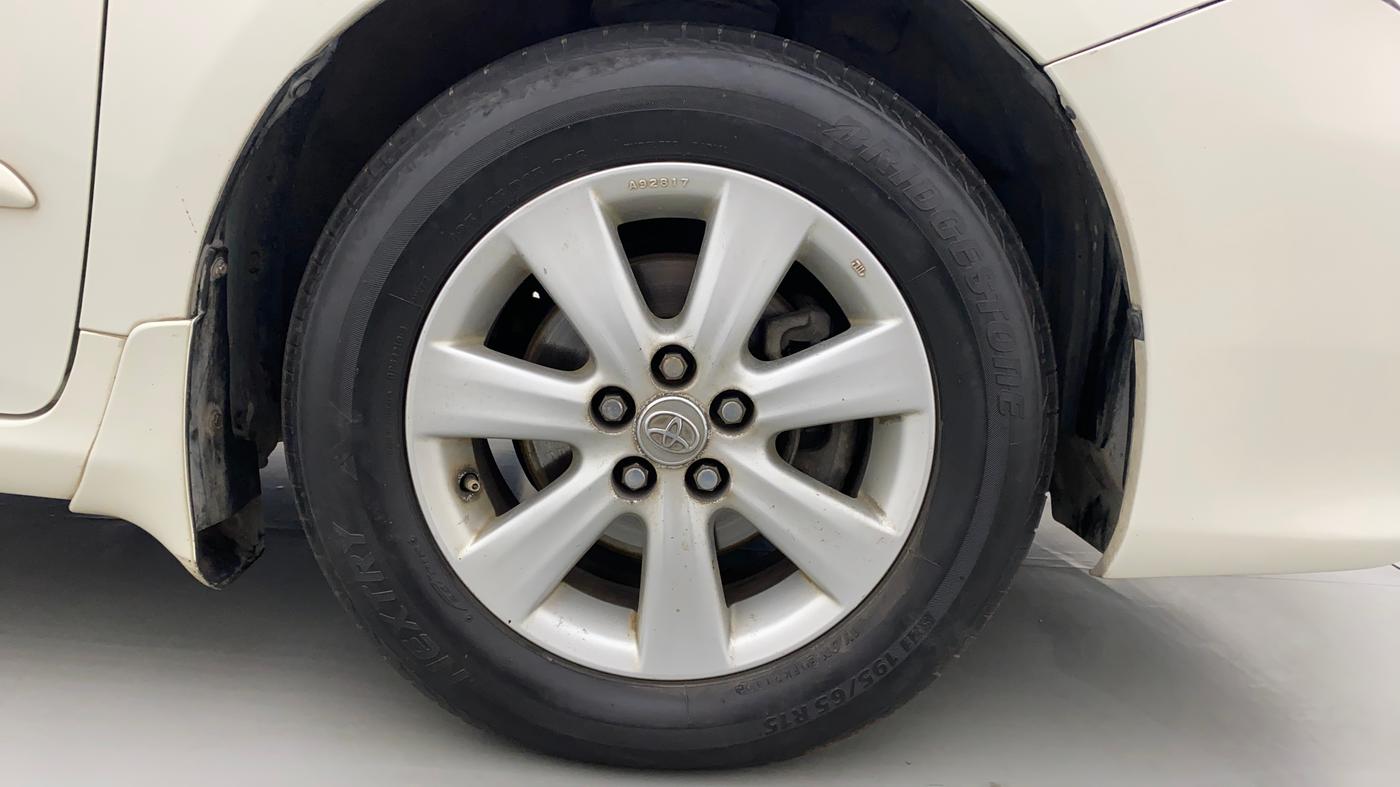2012 Toyota Corolla Altis GL PETROL, Petrol, Manual, 76,628 km, Right Front Wheel