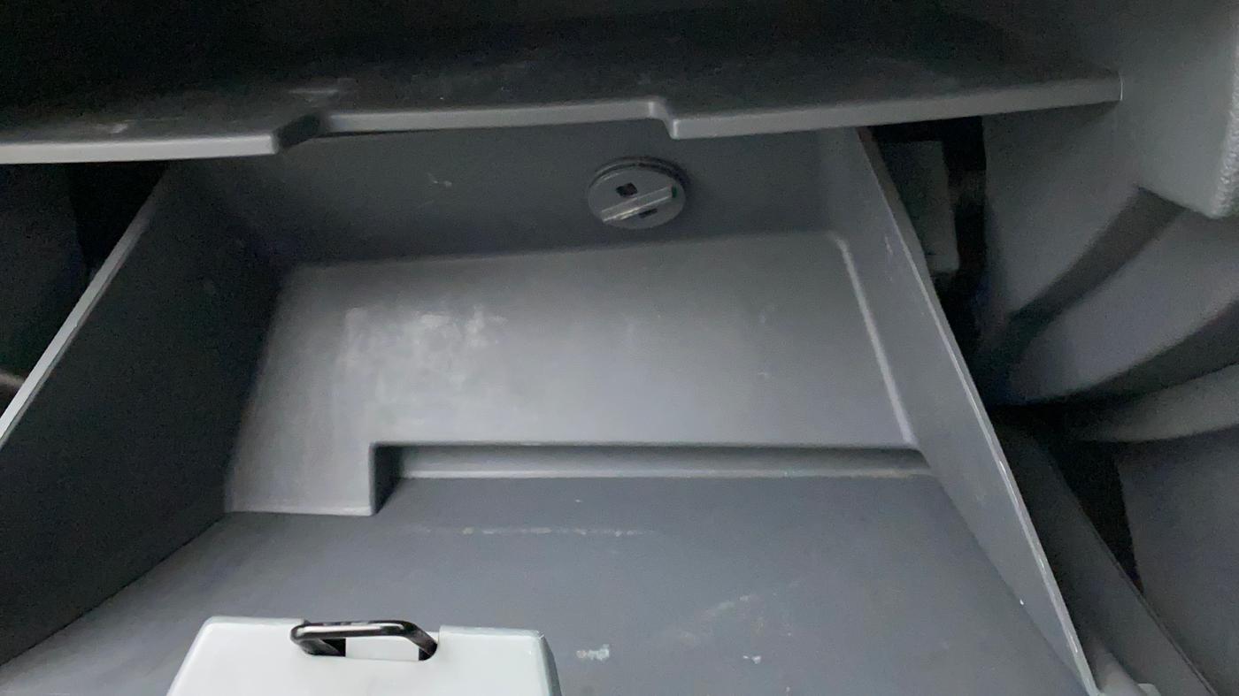 2018 Tata TIGOR XZ (O) PETROL, Petrol, Manual, 28,030 km, Cooled Glove Box