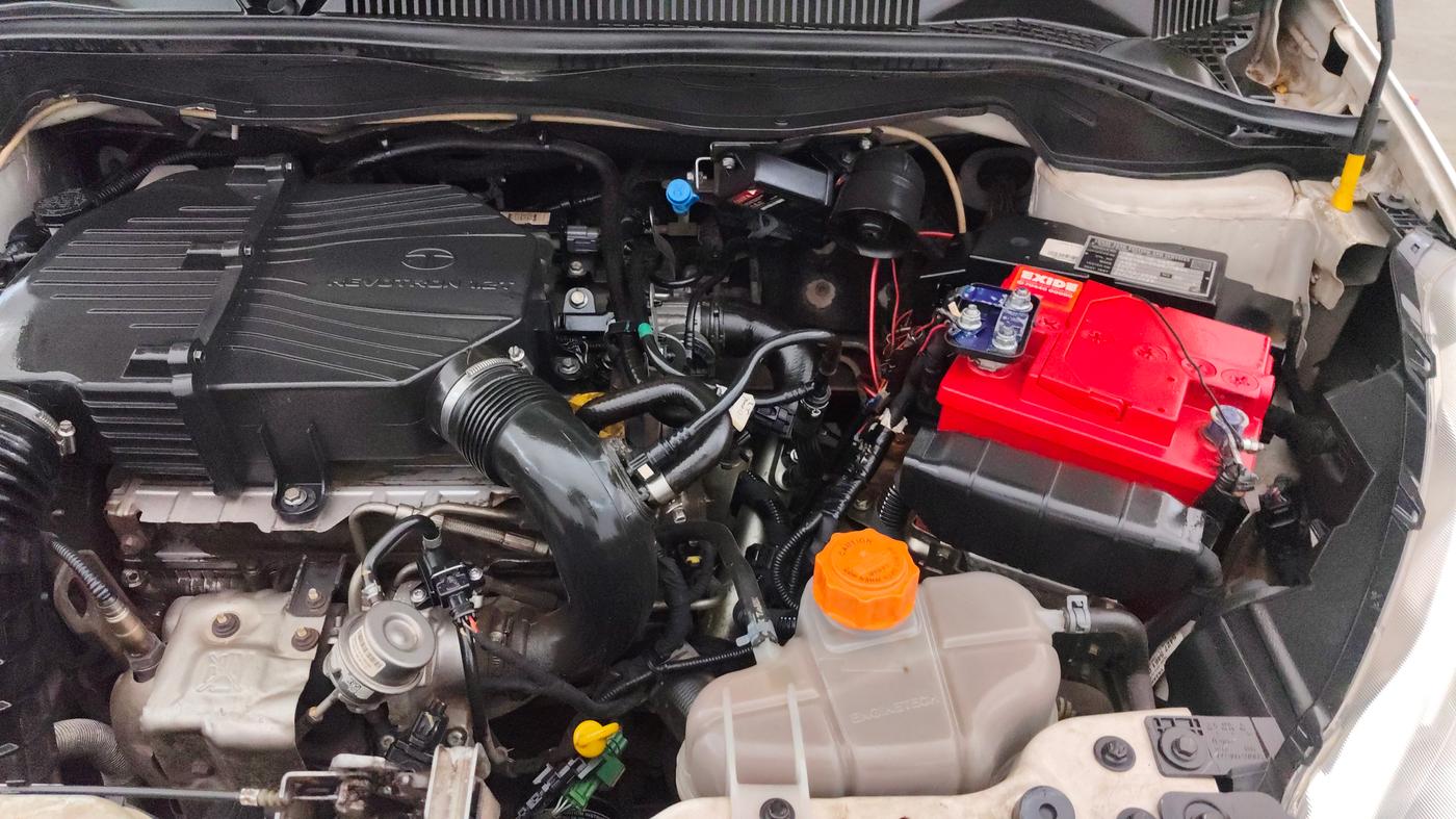 2019 Tata Zest XE PETROL, CNG, Manual, 72,673 km, Engine View - Left