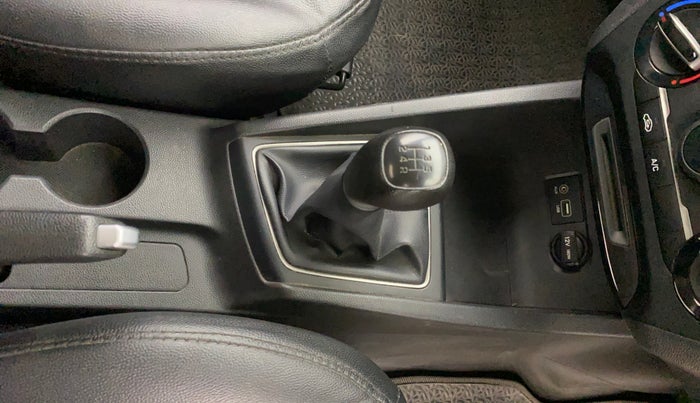 2017 Hyundai Elite i20 MAGNA EXECUTIVE 1.2, Petrol, Manual, 38,194 km, Gear Lever