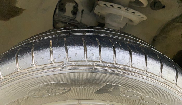 2017 Hyundai Elite i20 MAGNA EXECUTIVE 1.2, Petrol, Manual, 38,194 km, Left Front Tyre Tread