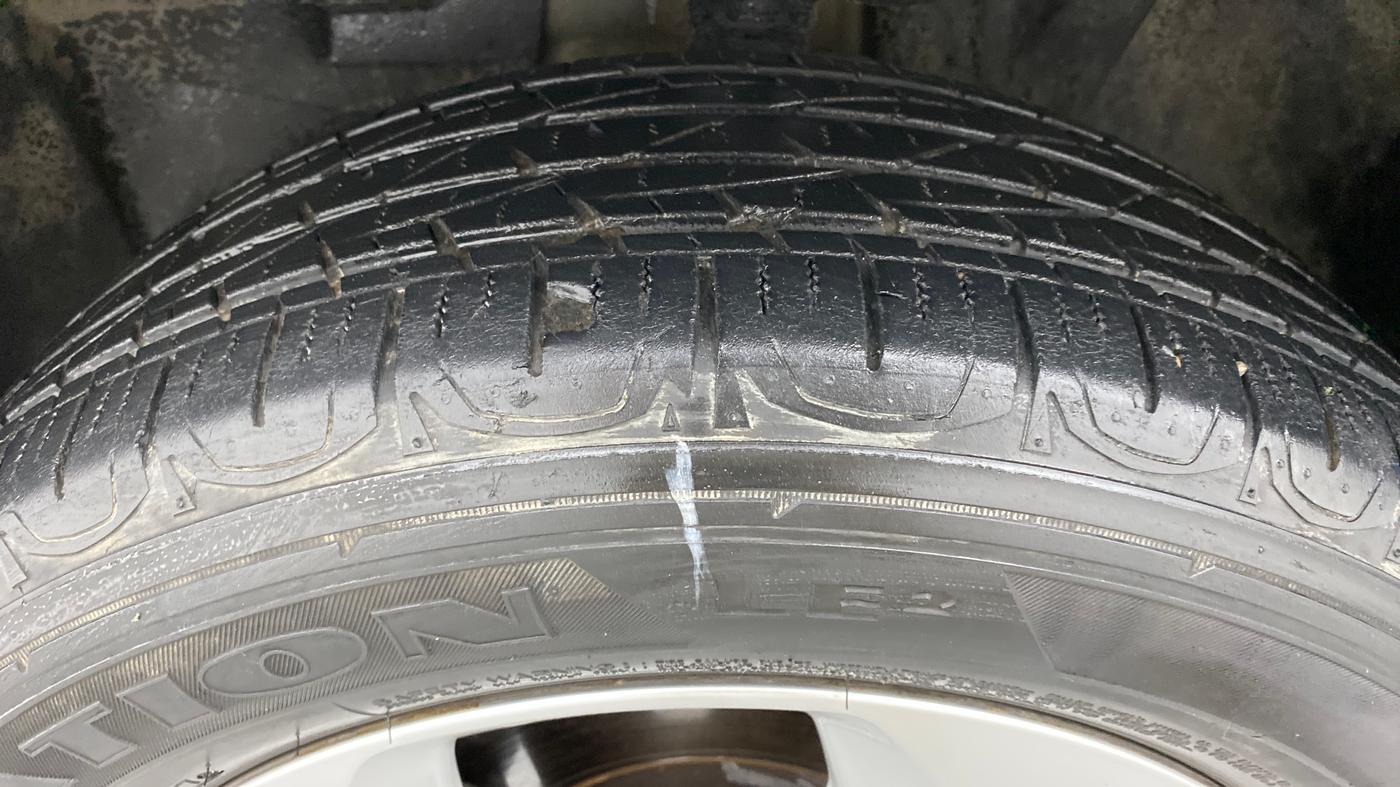 2017 Jeep Compass LIMITED 1.4 AT, Petrol, Automatic, 22,590 km, Left Front Tyre Tread