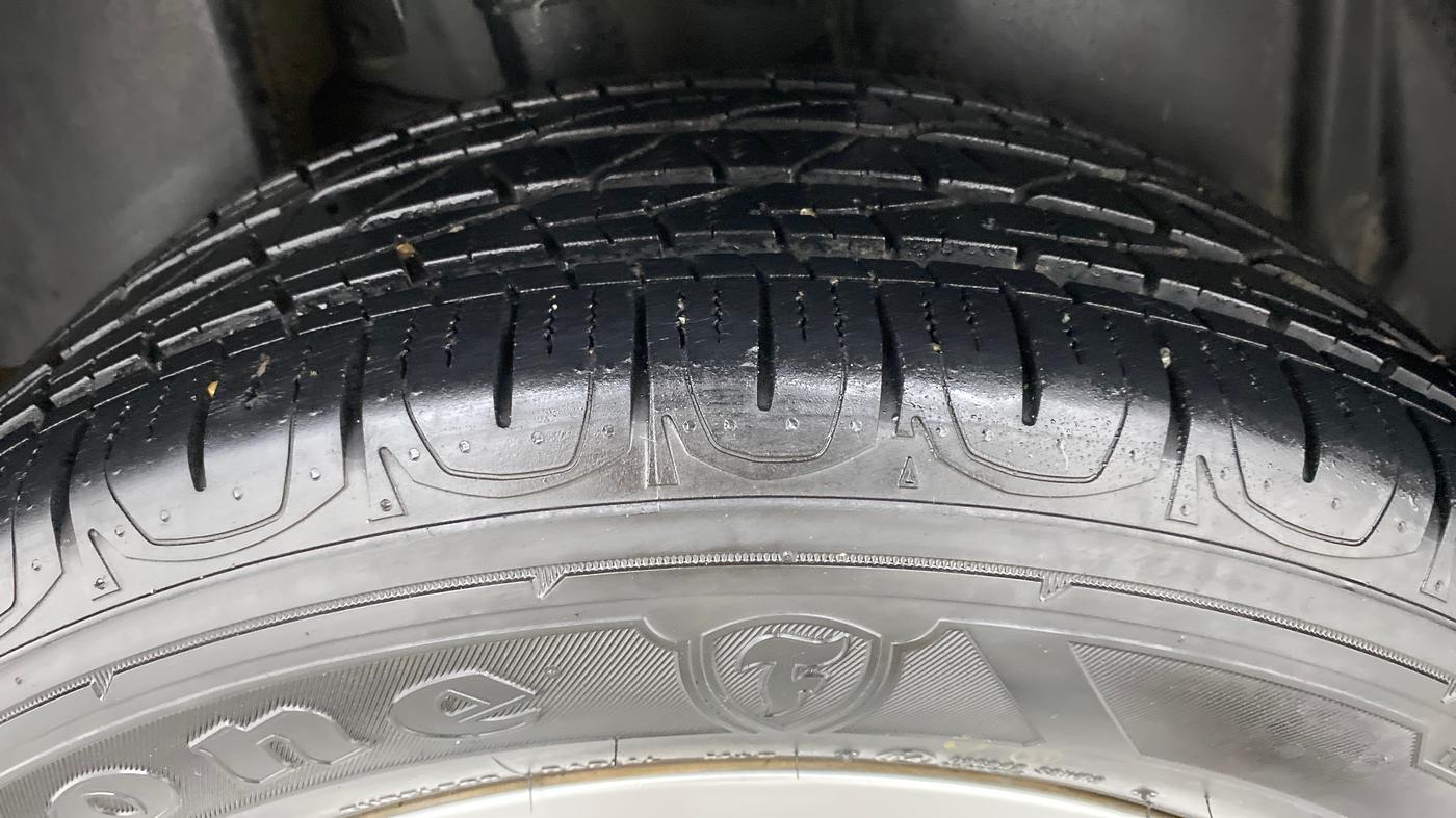 2017 Jeep Compass LIMITED 1.4 AT, Petrol, Automatic, 22,590 km, Right Rear Tyre Tread