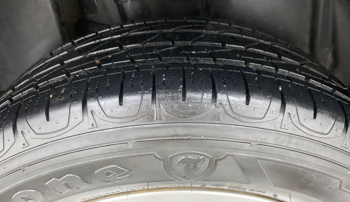 2017 Jeep Compass LIMITED 1.4 AT, Petrol, Automatic, 22,590 km, Right Rear Tyre Tread