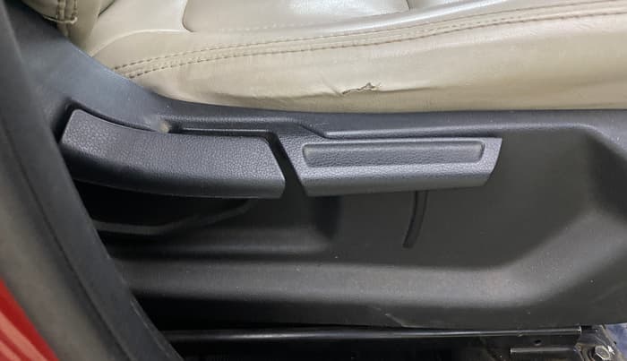 2020 Hyundai VENUE SX PLUS 1.0 TURBO DCT, Petrol, Automatic, 1,04,187 km, Driver Side Adjustment Panel