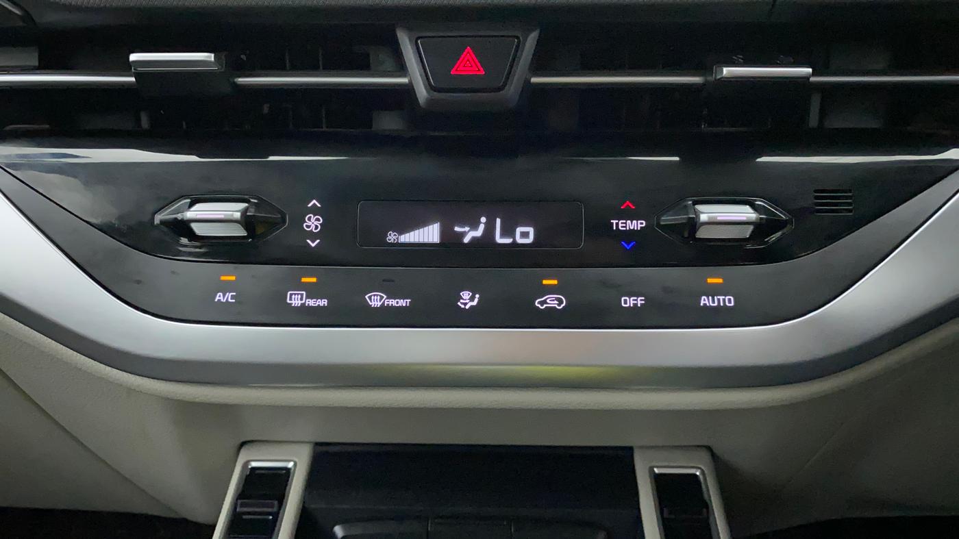 2022 KIA CARENS PRESTIGE PLUS 1.4 PETROL 7 STR, Petrol, Manual, 11,665 km, Automatic Climate Control