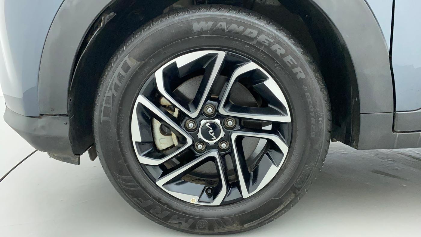 2022 KIA CARENS PRESTIGE PLUS 1.4 PETROL 7 STR, Petrol, Manual, 11,665 km, Left Front Wheel