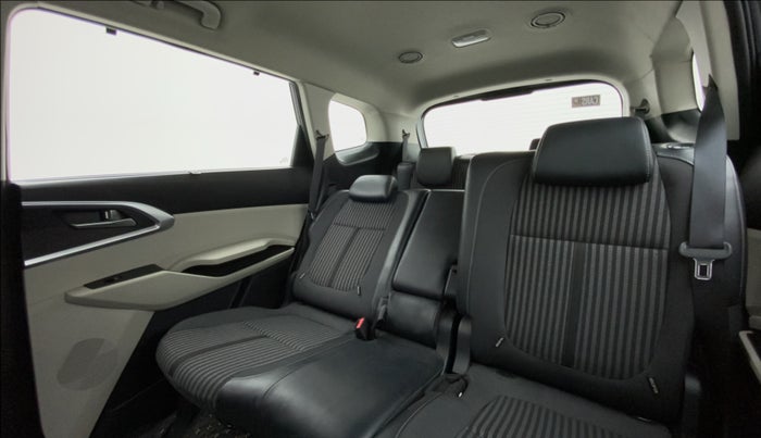 2022 KIA CARENS PRESTIGE PLUS 1.4 PETROL 7 STR, Petrol, Manual, 11,665 km, Reclining Back Row Seats