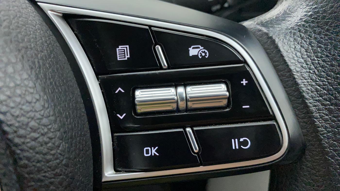 2022 KIA CARENS PRESTIGE PLUS 1.4 PETROL 7 STR, Petrol, Manual, 11,665 km, Adaptive Cruise Control