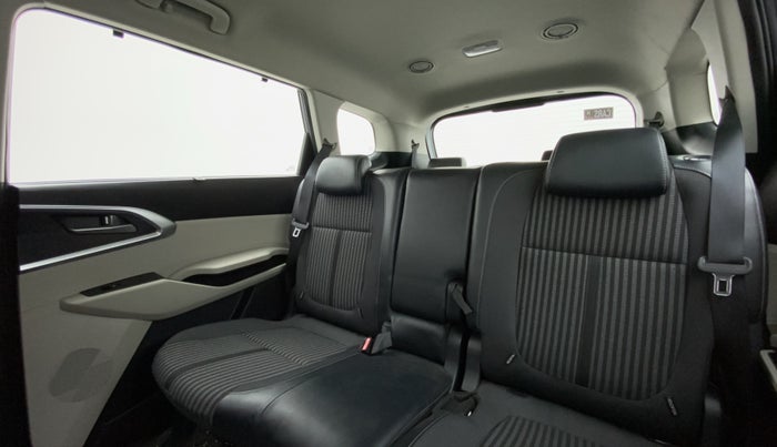 2022 KIA CARENS PRESTIGE PLUS 1.4 PETROL 7 STR, Petrol, Manual, 11,665 km, Right Side Rear Door Cabin