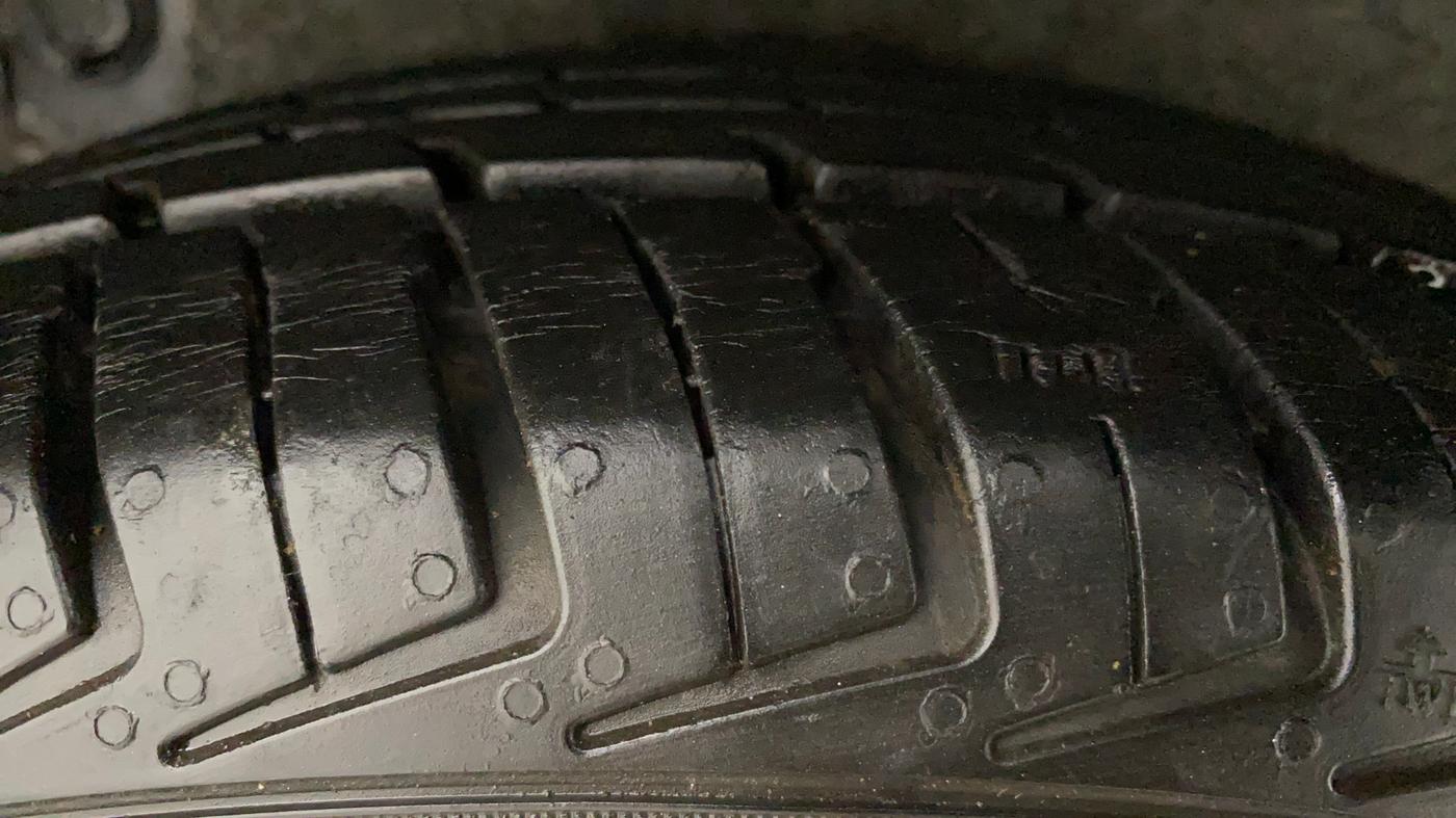 2011 Hyundai i10 MAGNA 1.2, Petrol, Manual, 66,818 km, Right Rear Tyre Tread