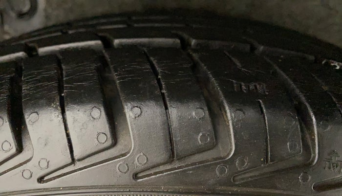 2011 Hyundai i10 MAGNA 1.2, Petrol, Manual, 66,818 km, Right Rear Tyre Tread