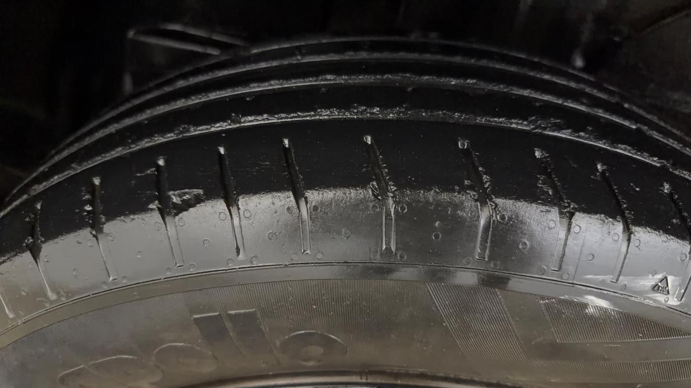 2021 Tata PUNCH ACCOMPLISHED AMT, Petrol, Automatic, 46,898 km, Right Rear Tyre Tread