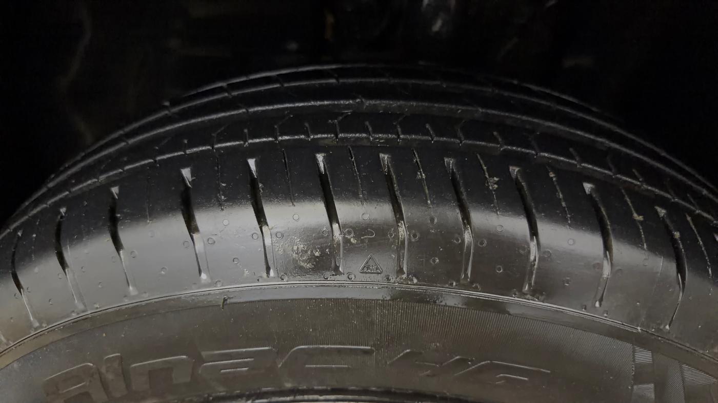 2021 Tata PUNCH ACCOMPLISHED AMT, Petrol, Automatic, 46,898 km, Left Front Tyre Tread