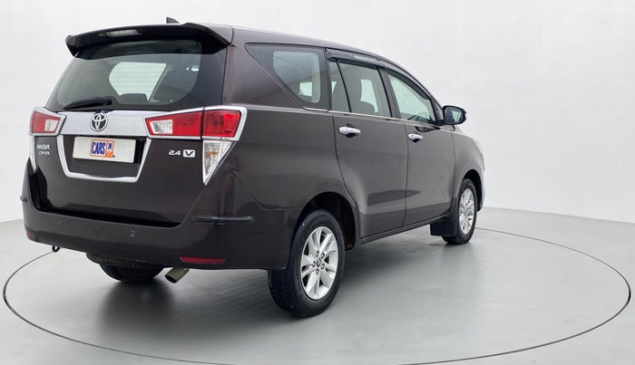 2016 Toyota Innova Crysta 2.4 VX 8 STR, Diesel, Manual, 84,235 km, Right Back Diagonal