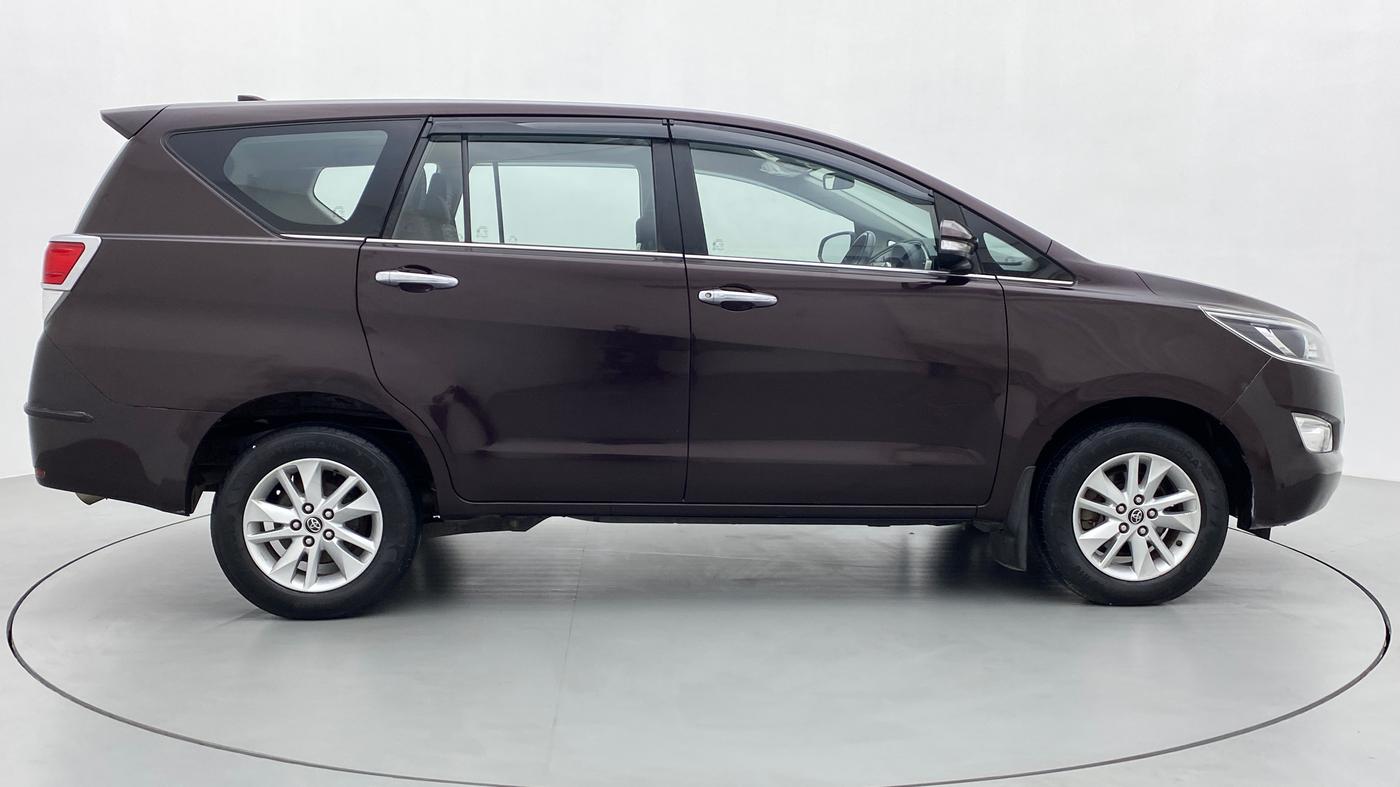 2016 Toyota Innova Crysta 2.4 VX 8 STR, Diesel, Manual, 84,235 km, Right Side View