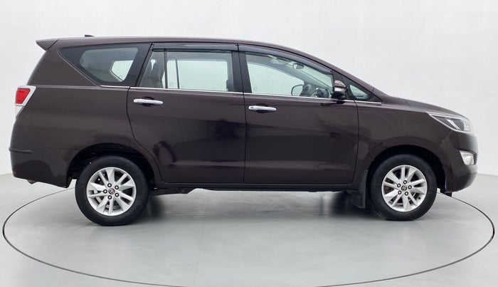 2016 Toyota Innova Crysta 2.4 VX 8 STR, Diesel, Manual, 84,235 km, Right Side View