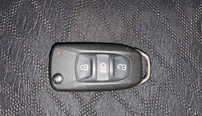 2020 Tata NEXON XZ PETROL, Petrol, Manual, 90,653 km, Key Close Up