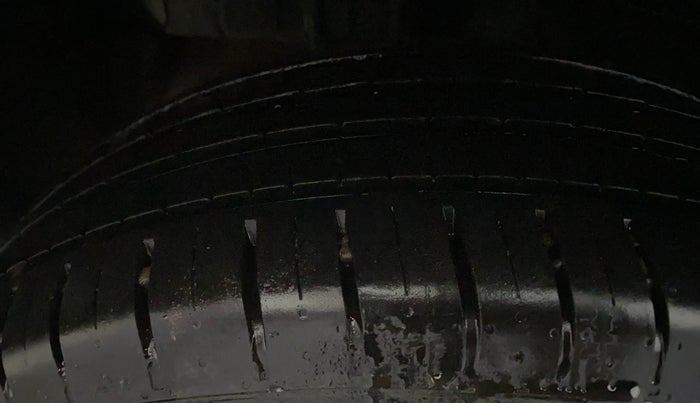 2020 Tata NEXON XZ PETROL, Petrol, Manual, 90,653 km, Right Rear Tyre Tread