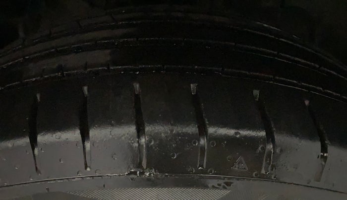 2020 Tata NEXON XZ PETROL, Petrol, Manual, 90,653 km, Right Front Tyre Tread