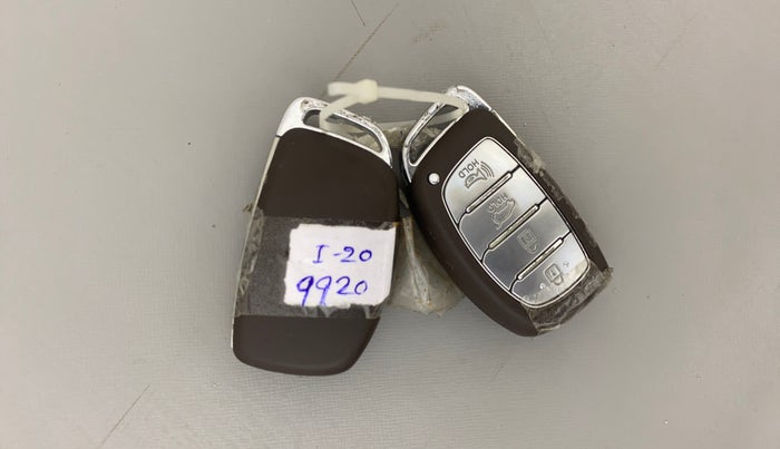 2021 Hyundai NEW I20 ASTA 1.2 AT, Petrol, Automatic, 29,967 km, Key Close Up