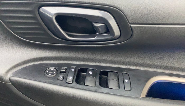 2021 Hyundai NEW I20 ASTA 1.2 AT, Petrol, Automatic, 29,967 km, Driver Side Door Panels Control