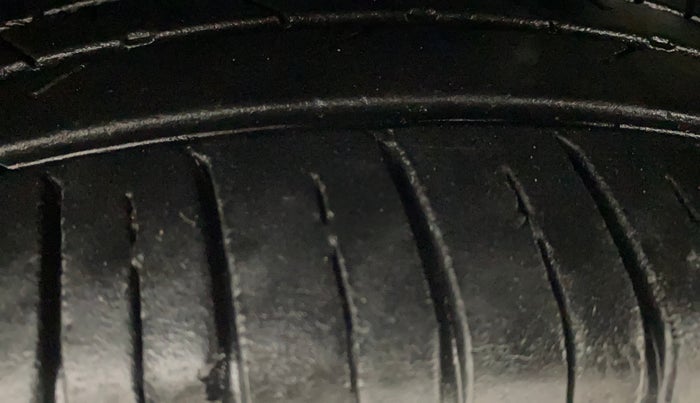 2021 Hyundai NEW I20 ASTA 1.2 AT, Petrol, Automatic, 29,967 km, Left Front Tyre Tread